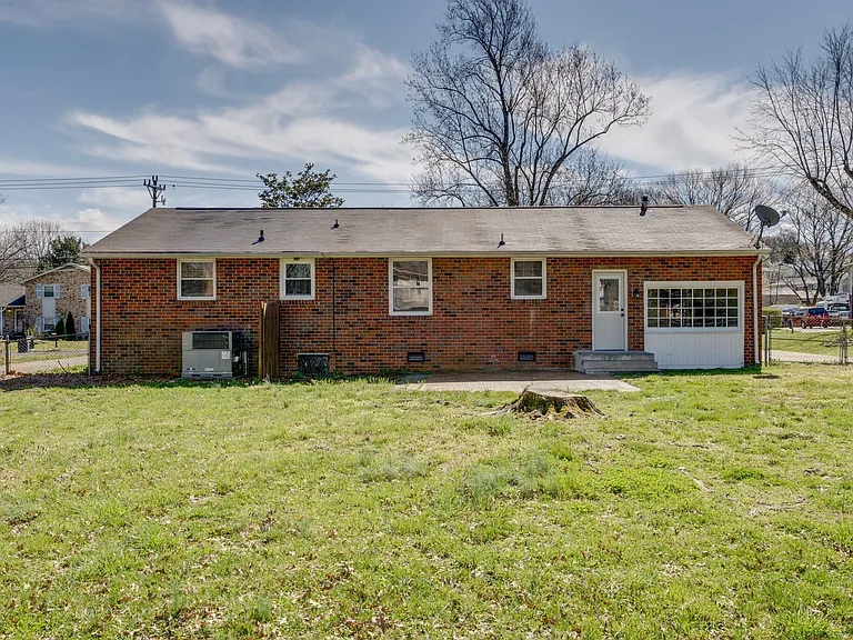 5413 Country Dr — Photo 25