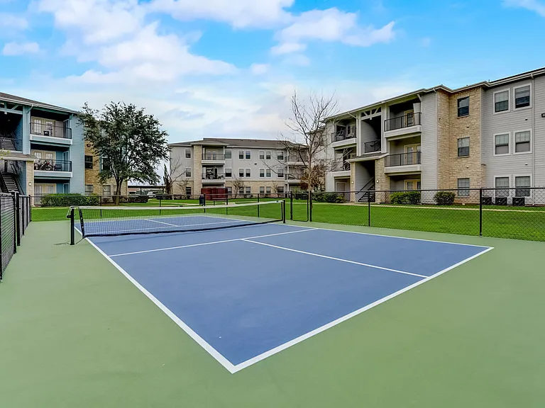 Oasis at Plum Creek Apartments — Photo 10