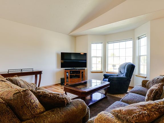 5th image of 516 E Tara Lee Ave
