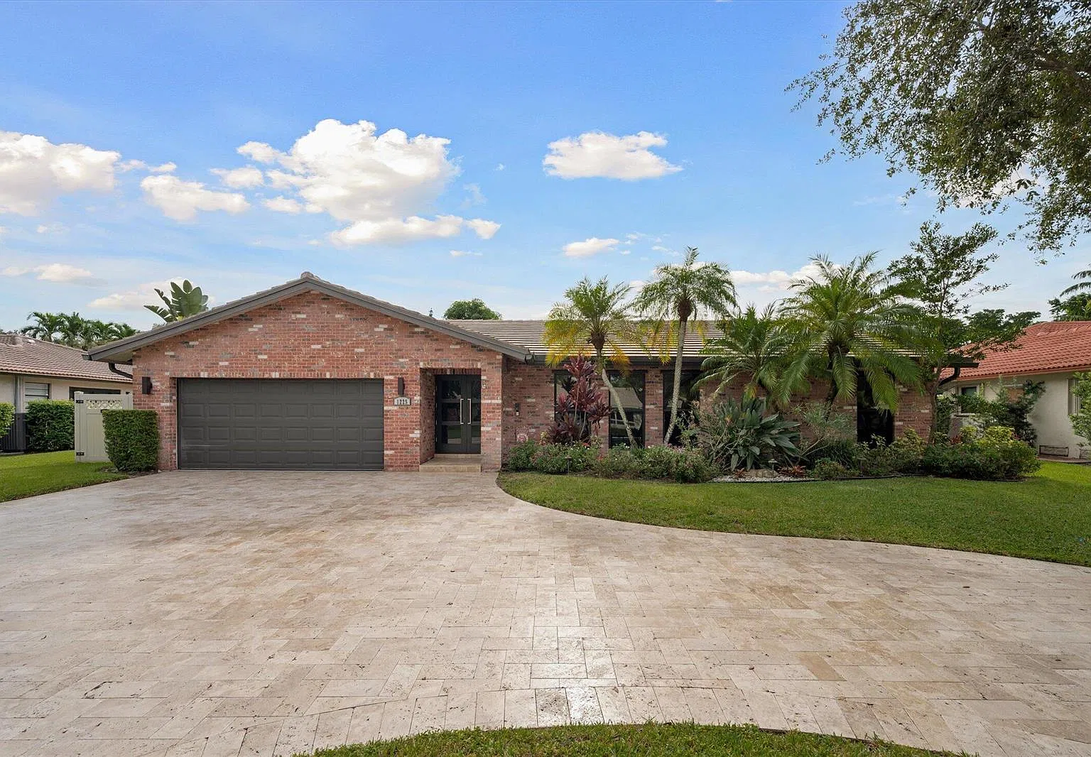 4 bed, 2118 sqft, $5,800 — Photo 1