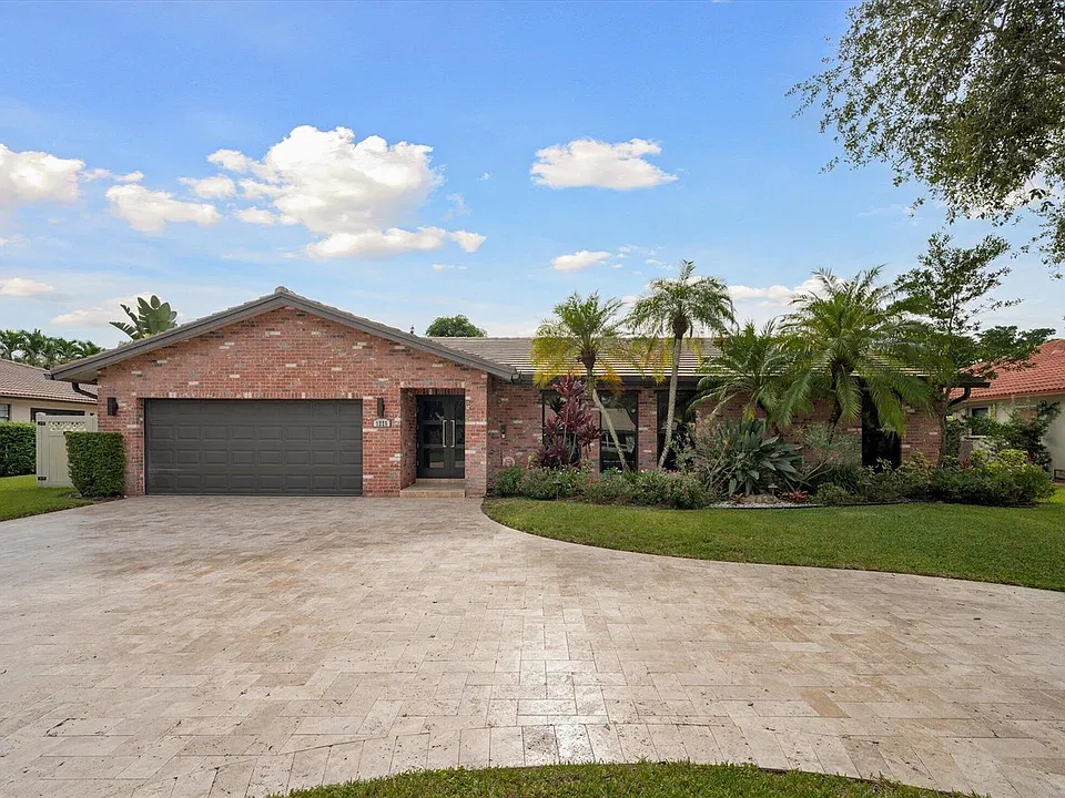 1225-111 NW 111th Way