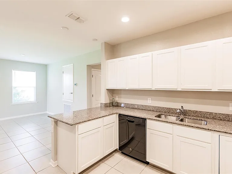 1146 Oceanic Rd — Photo 11