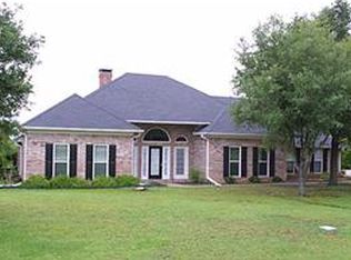 1149 Country Oaks Dr, Kaufman, TX 75142