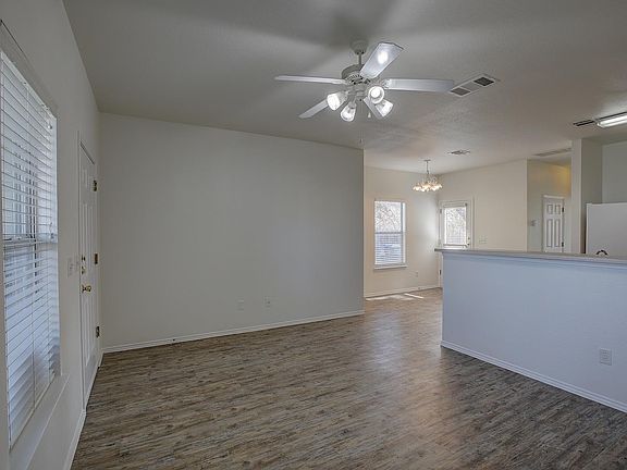 5th image of 1102 E 3rd St