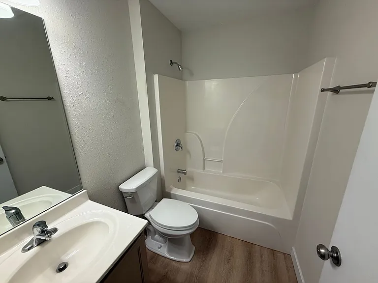1512-1514 Citadel Dr — Photo 18