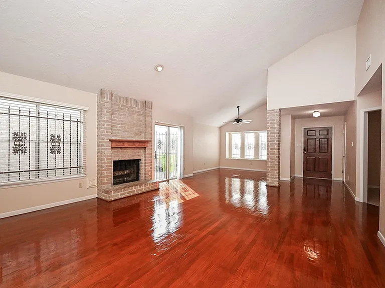 7918 Chancel Dr — Photo 4