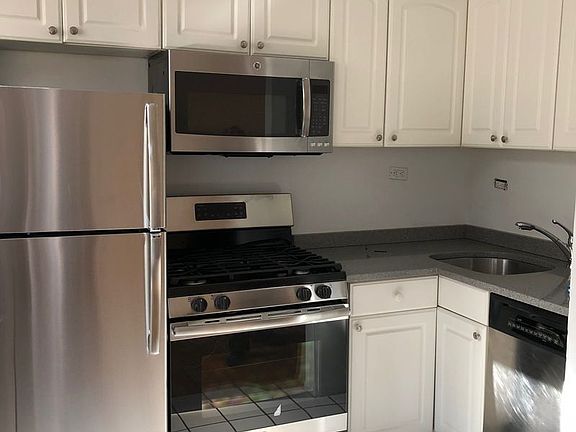 4th image of 141 E 56th St APT 8B