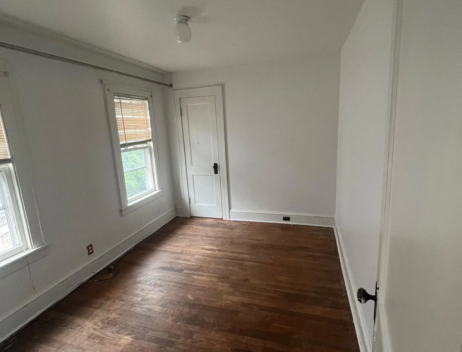 3 bed, 1100 sqft, $1,250 — Photo 2