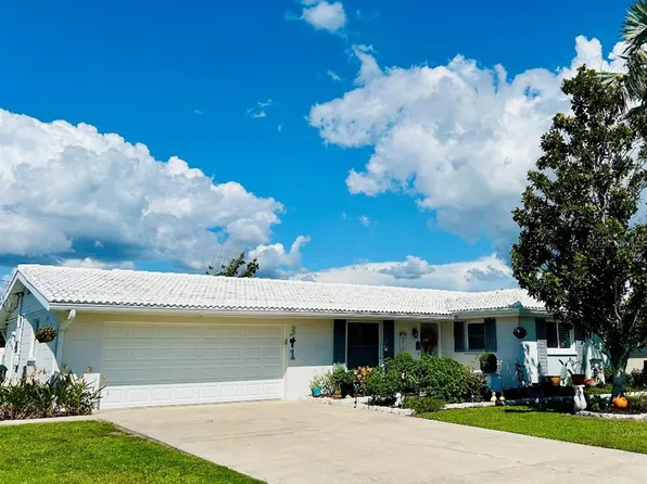 341 Pine Tree Rd, Venice, FL 34293