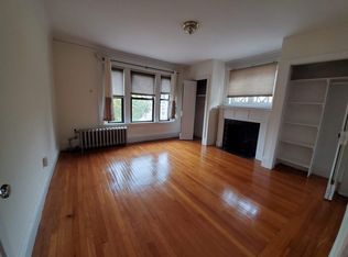 452 Park Dr APT 17, Boston, MA 02215