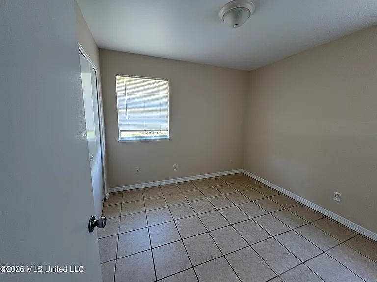 227 Linda Dr — Photo 10