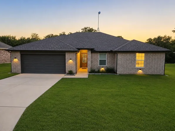 105 Jim Walters Dr, Bridgeport, TX 76426