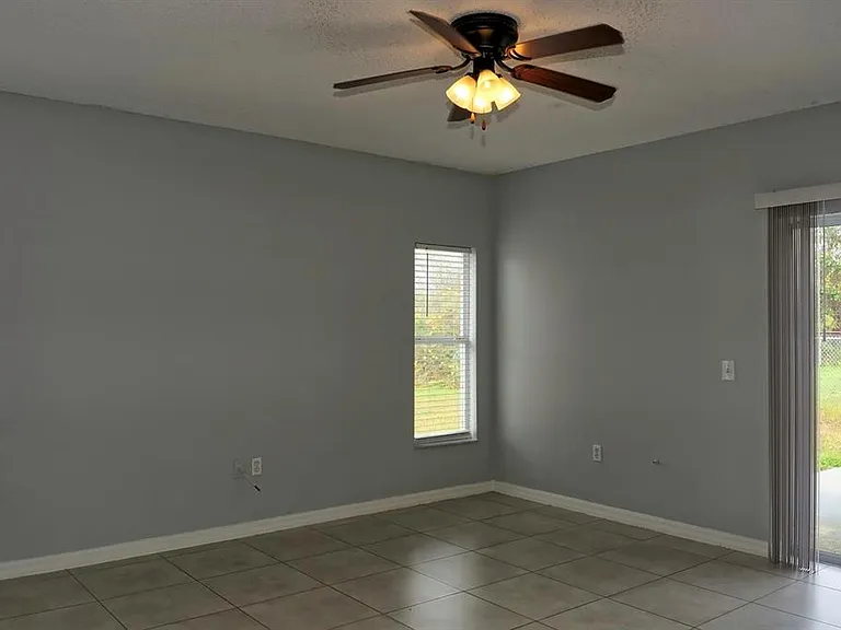752 Paris Dr — Photo 11