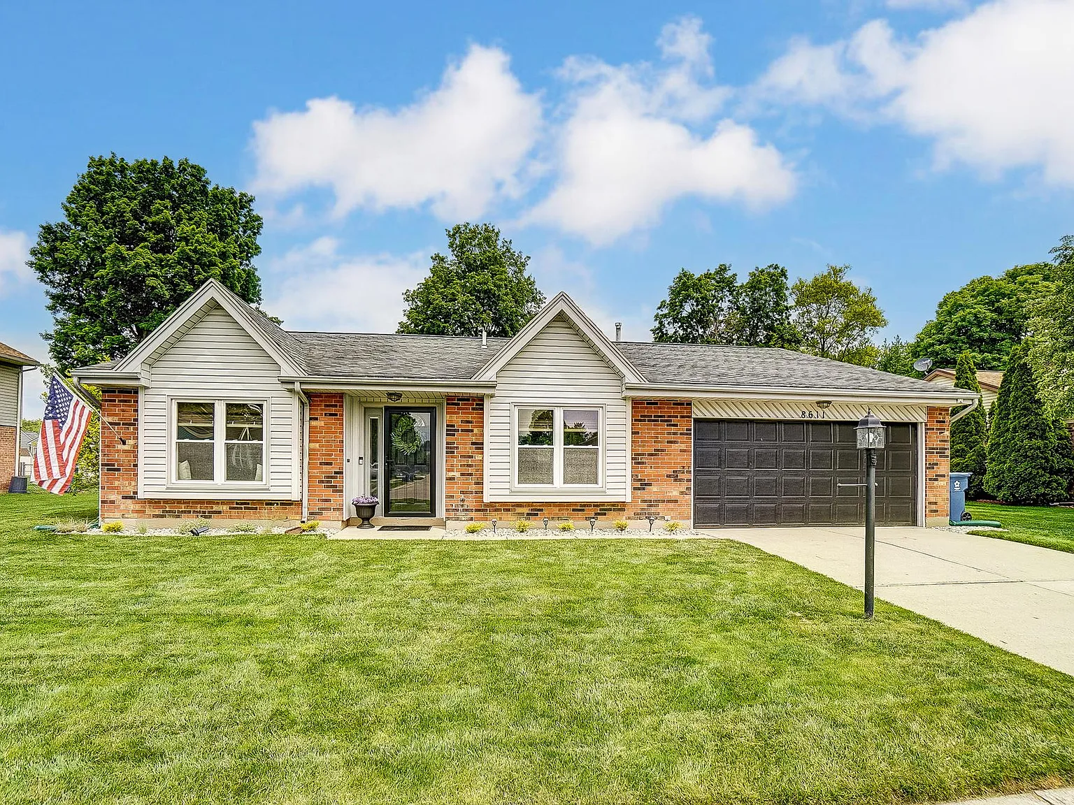 3 bed, 1824 sqft, $2,295 — Photo 3