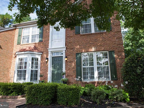 2nd image of 7000 Clifton Knoll Ct