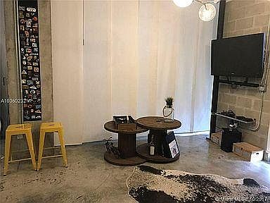 5th image of 444 NE 30th St Unit 706