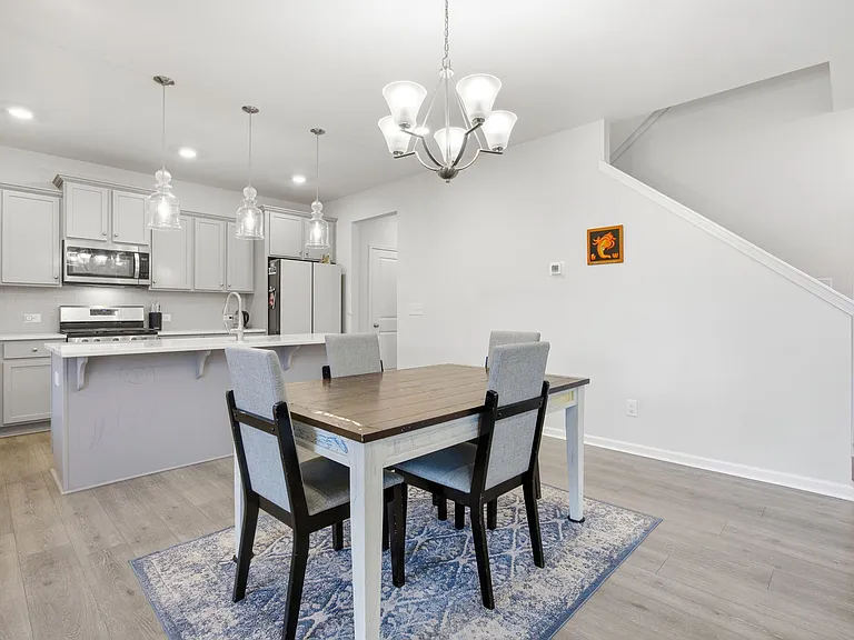 1401 Addison Lake St — Photo 14