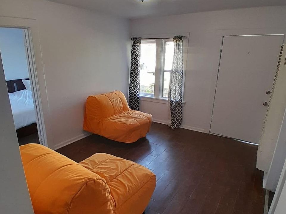 1st image of 902 1/2 W 52nd St