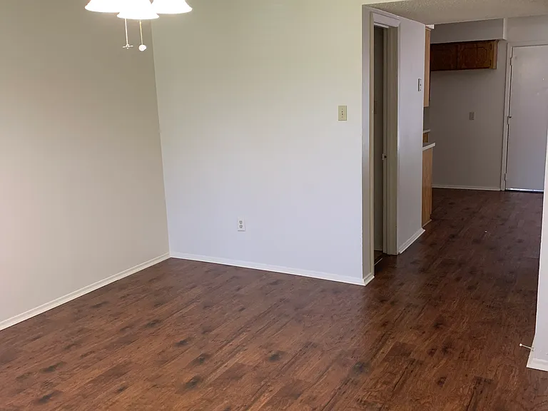 218 Kyla St #B — Photo 7