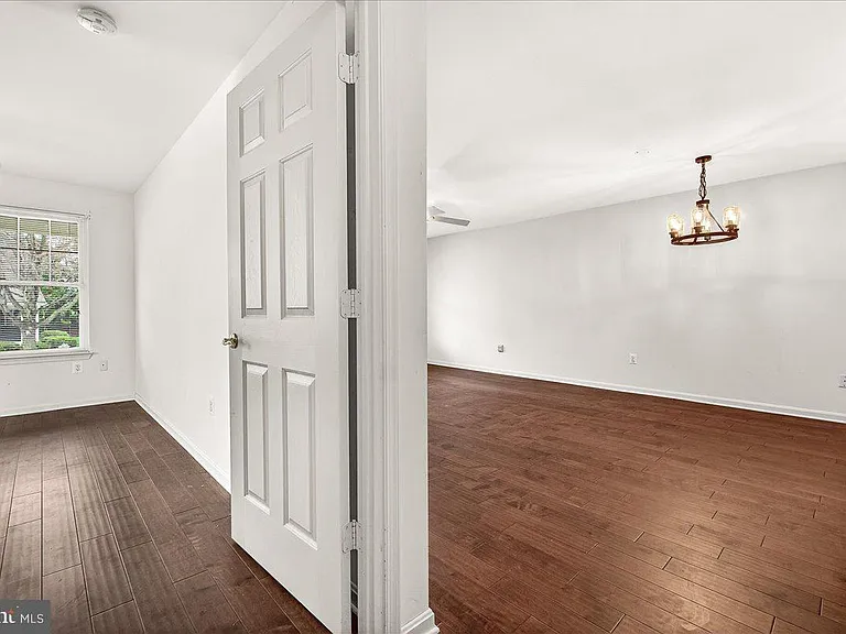 1110 Jousting Way — Photo 15