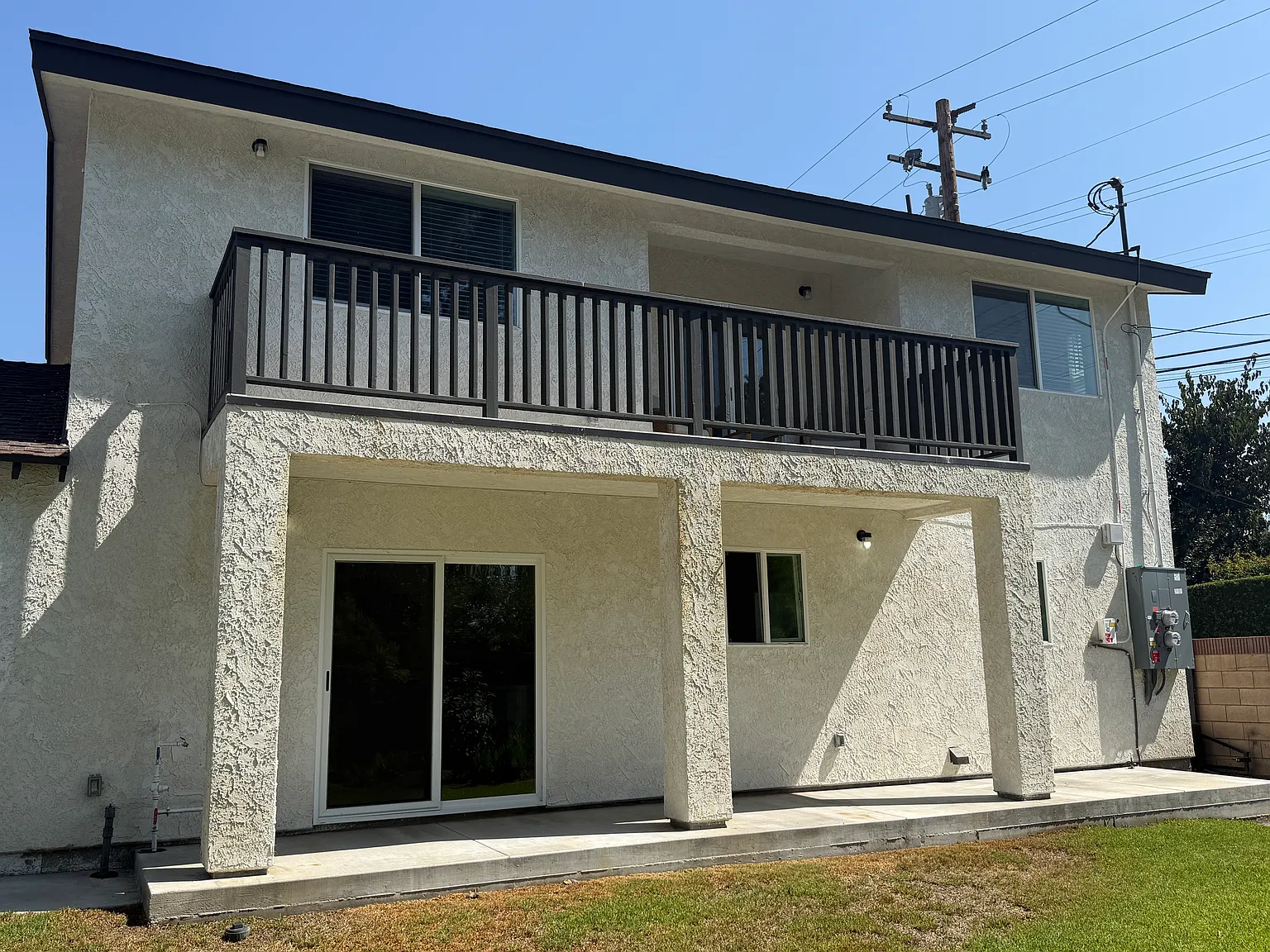 2 bed, 1200 sqft, $5,400 — Photo 1