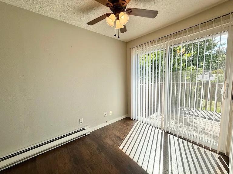 5925 SW Main Ave #1-6 — Photo 9