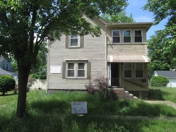 208 W Oak St, Albion, MI 49224