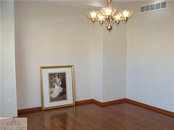 4th image of 7470 Lonsdale Cir