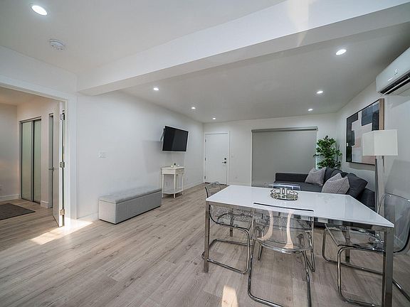 5th image of 11918 Hart St APT 5