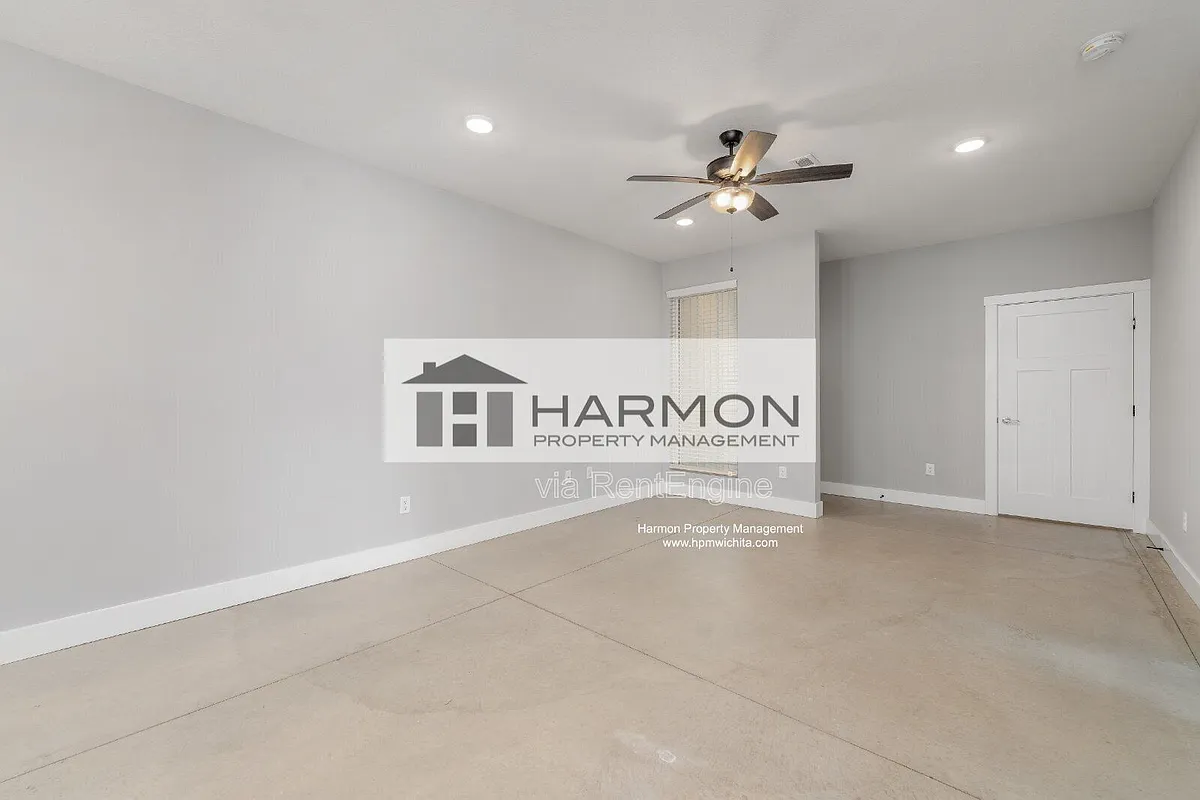 Building Photo - 2160 S Thatcher Ct