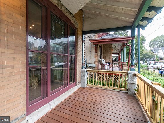 2nd image of 553 Leverington Ave
