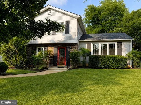 8212 Macbeth St, Manassas, VA 20110
