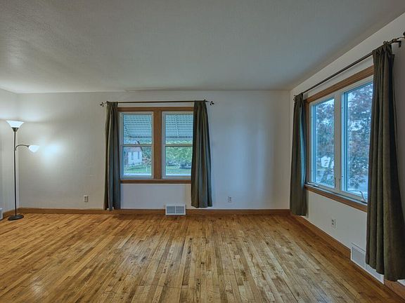4th image of 1008 Douglas Ave