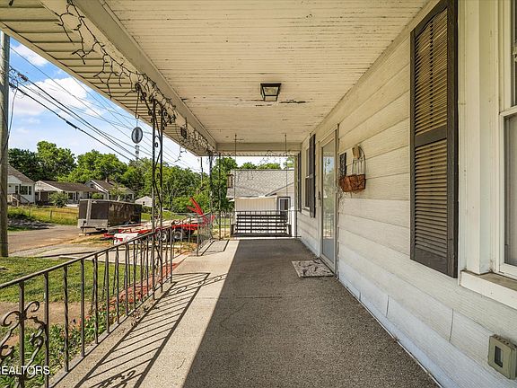 3rd image of 1735 Nickerson Ave