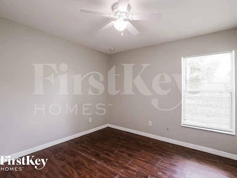 915 Kanuga St E — Photo 13