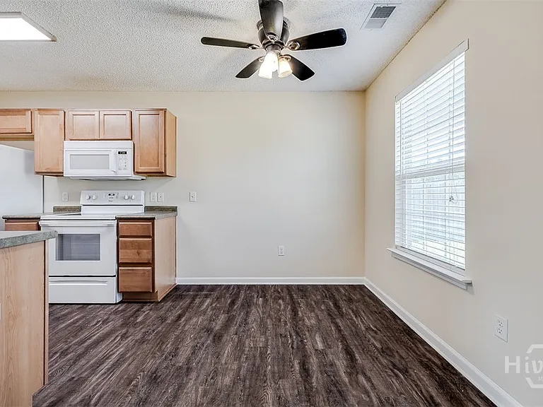 404 Pine Top Rd — Photo 9
