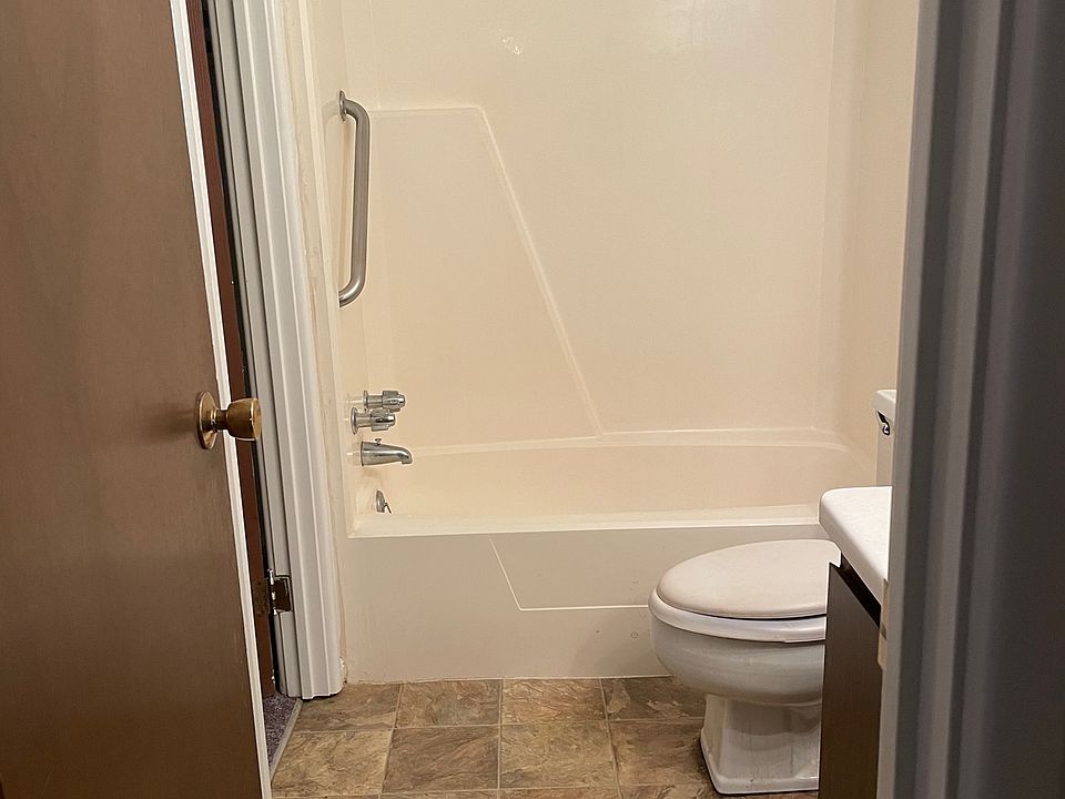 1st image of 8 Griffin Ct #1