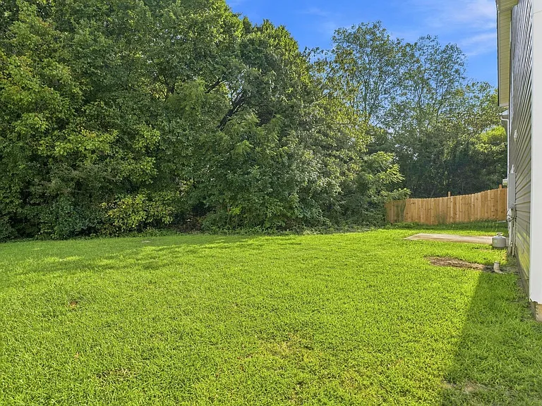 926 Oakshire Cir — Photo 38