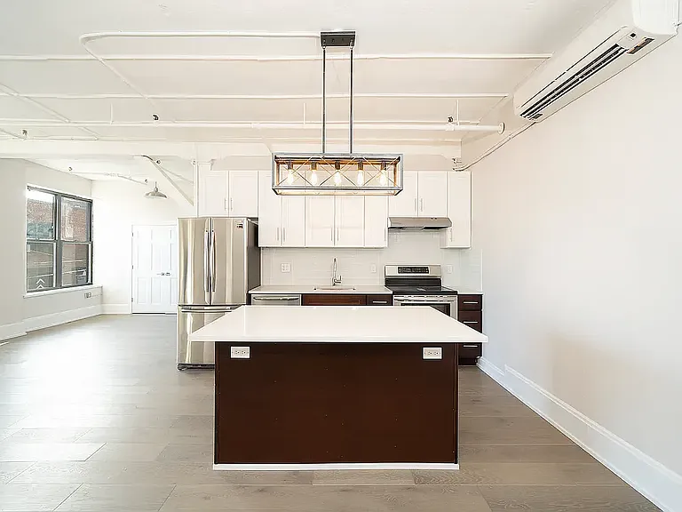 300 Richardson St #3 — Photo 1