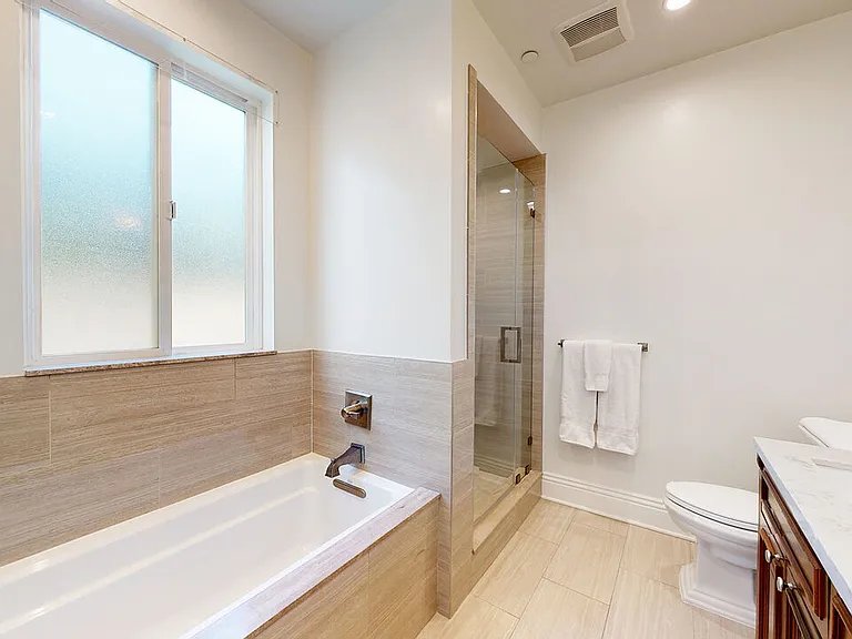 907 S Shenandoah St #101 — Photo 28