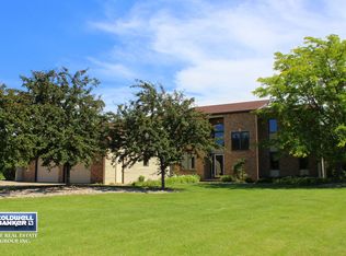 W6985 Hickory Nut Trl, Appleton, WI 54914