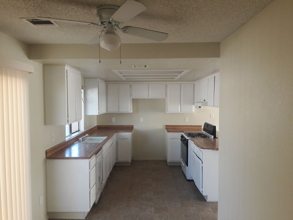 full kitchen
