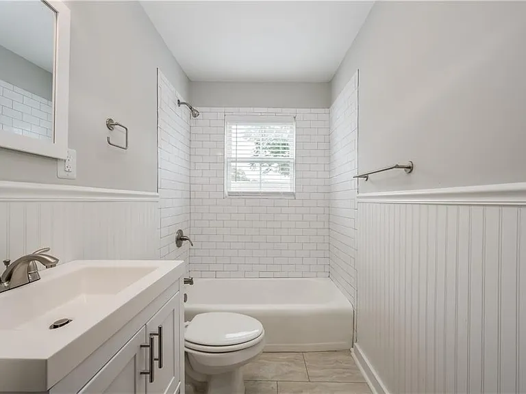 880 Saint Charles Ave NE #5 — Photo 7