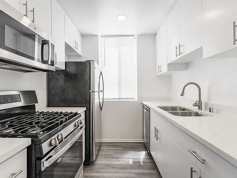 1223 Federal Ave — Photo 131