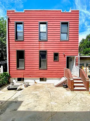 Rented by Parlor Real Estate Corp | media 22