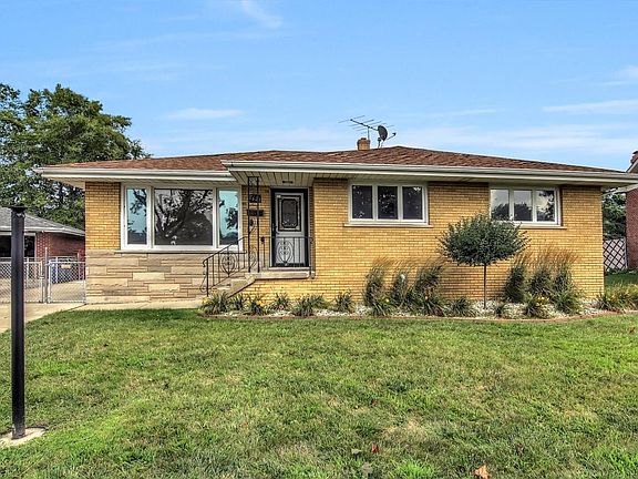2nd image of 9621 Boulevard Dr