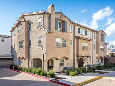 7212 N Chestnut Ln, Van Nuys, CA, 91405