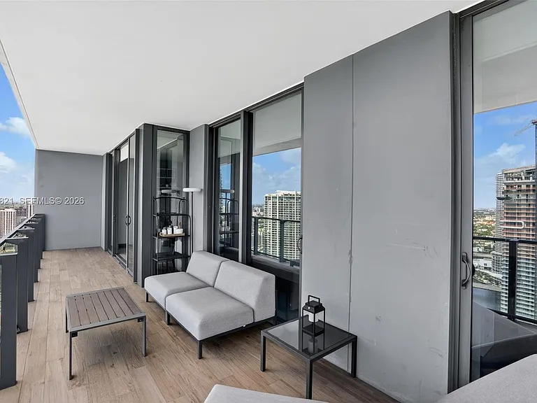68 SE 6th St #3710 — Photo 16