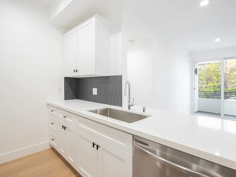 Welcome to 1616 Serrano Ave — Photo 15