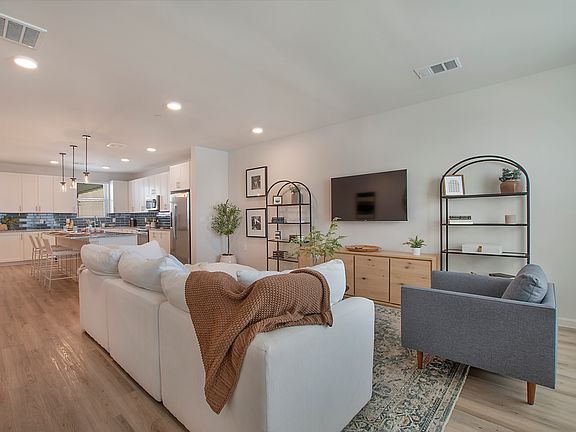 4th image of 2102 Legacy Dr #501